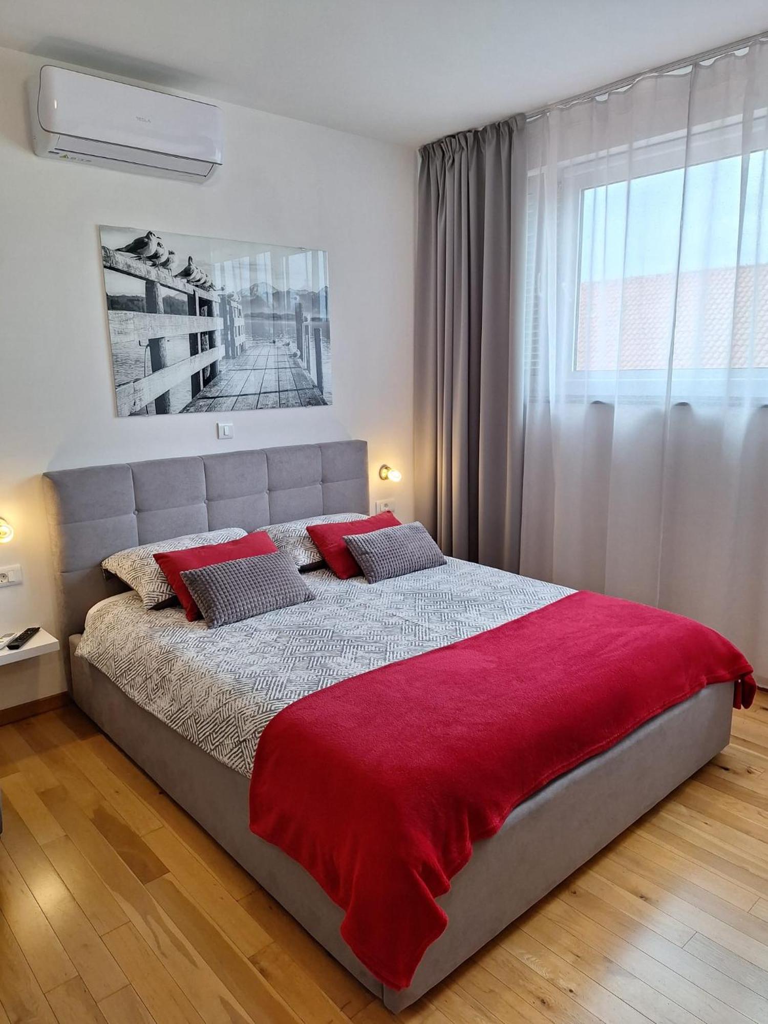 Apartment Lea Maria Zara Esterno foto